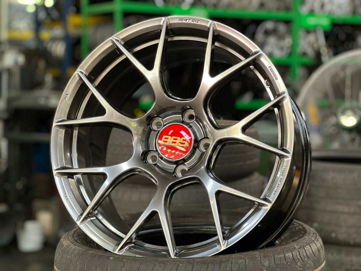 New 18X9.5 ET45 BBS RE-V7 Rim (4 wheel) Gloss Gunmetal 5X120