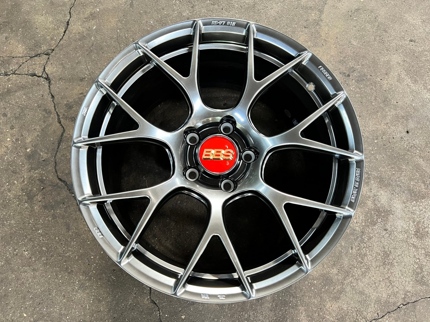 New 18X9.5 ET45 BBS RE-V7 Rim (4 wheel) Gloss Gunmetal 5X120