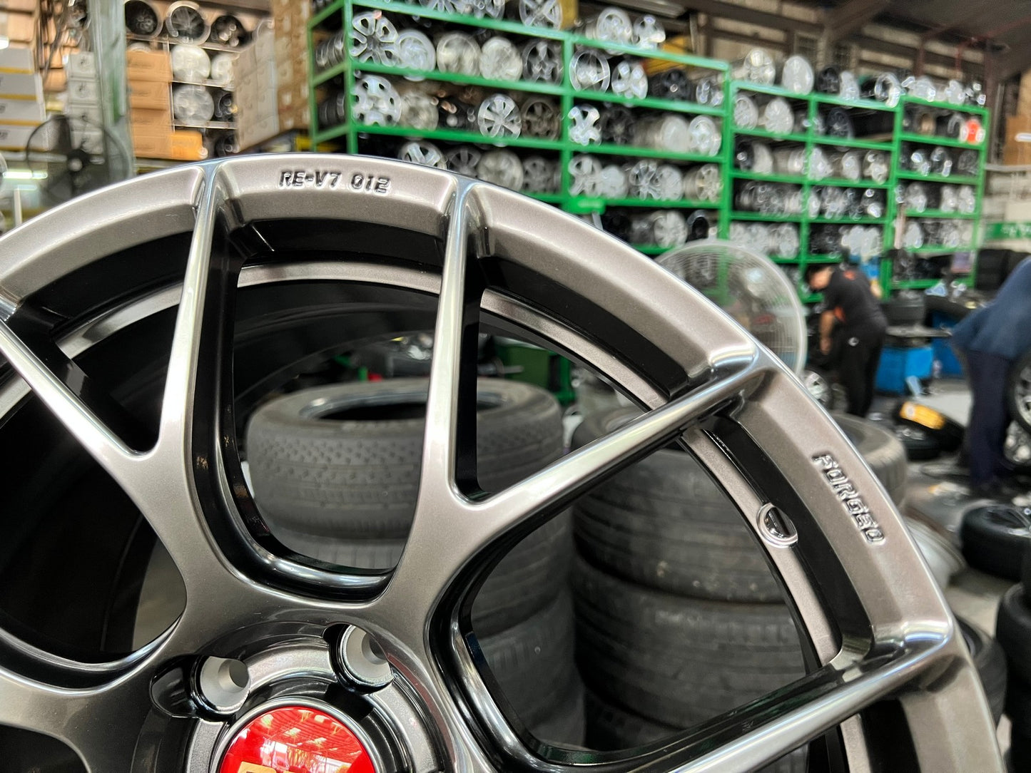 New 18X9.5 ET45 BBS RE-V7 Rim (4 wheel) Gloss Gunmetal 5X120