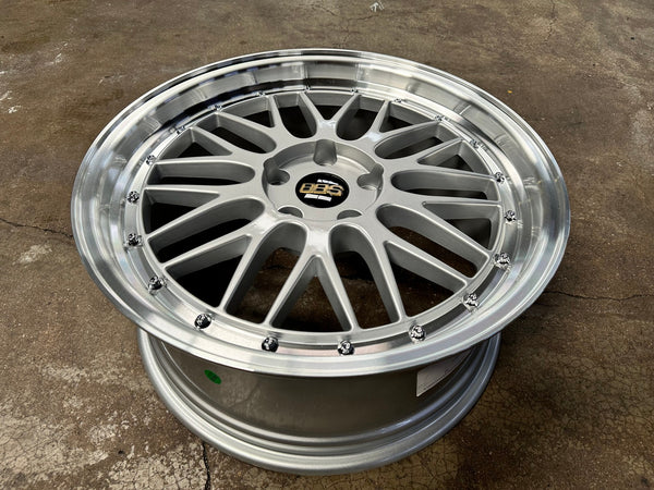 New 18X8 ET38 BBS LM Design Rim (4 wheel) Gloss Silver 5X112