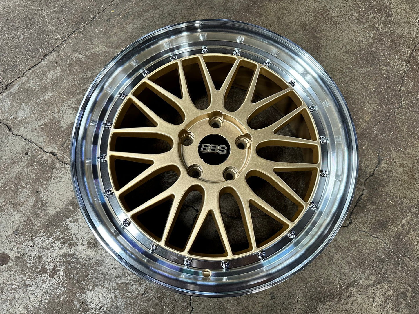 New 18X8 ET38 BBS LM Design Rim (4 wheel) Gloss Gold 5X112