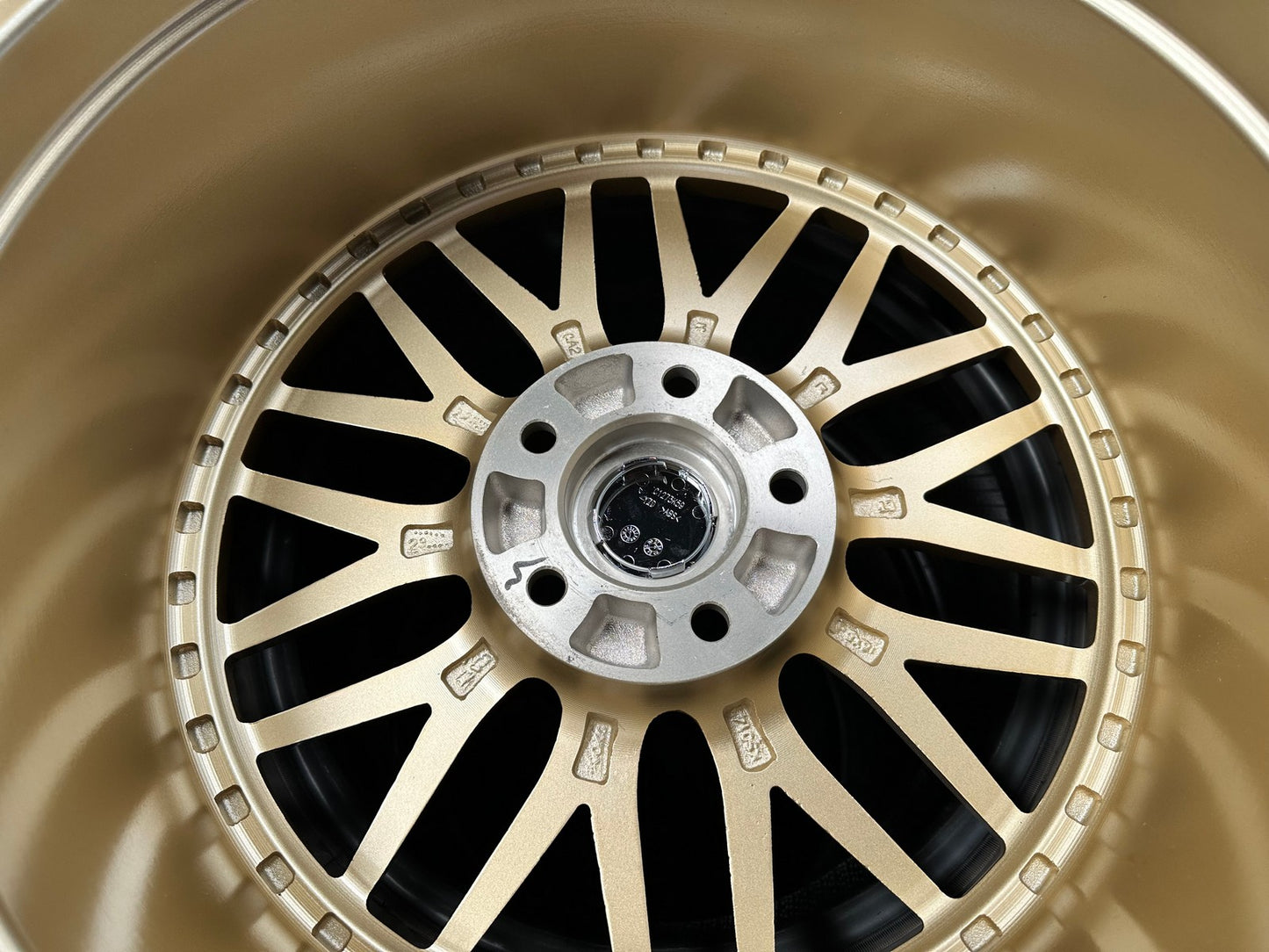 New 18X8 ET38 BBS LM Design Rim (4 wheel) Gloss Gold 5X112