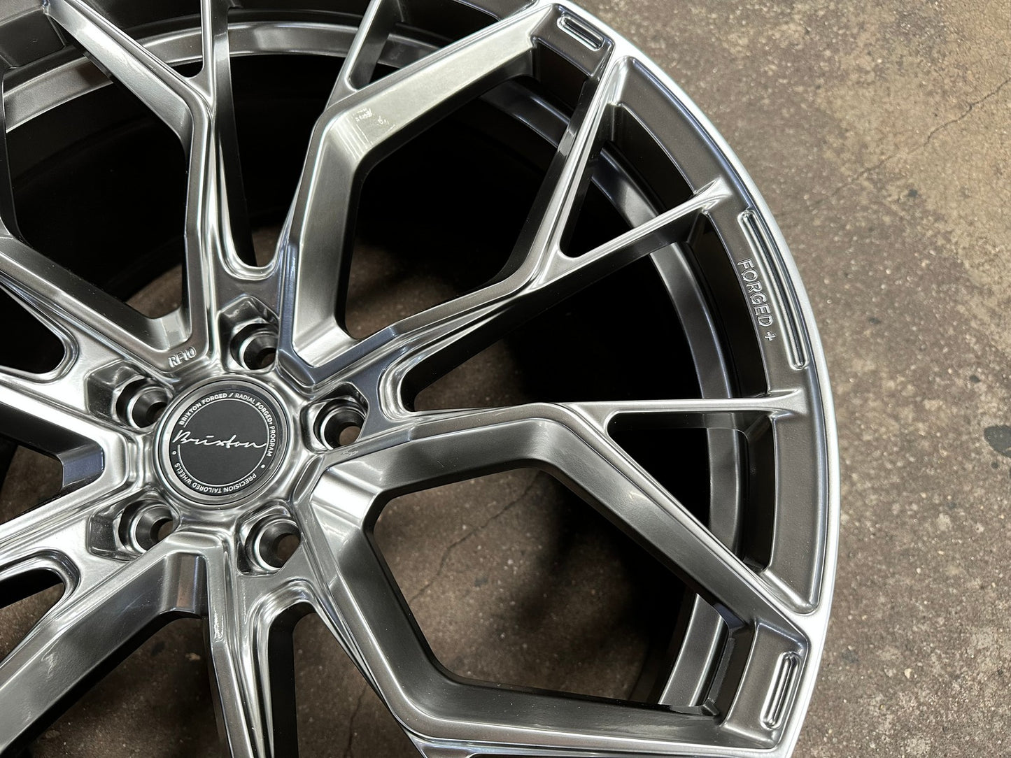 New 22X10.5 ET35 Brixton Forged RF10 Rim (4 wheel) Gloss Gunmetal 5X120