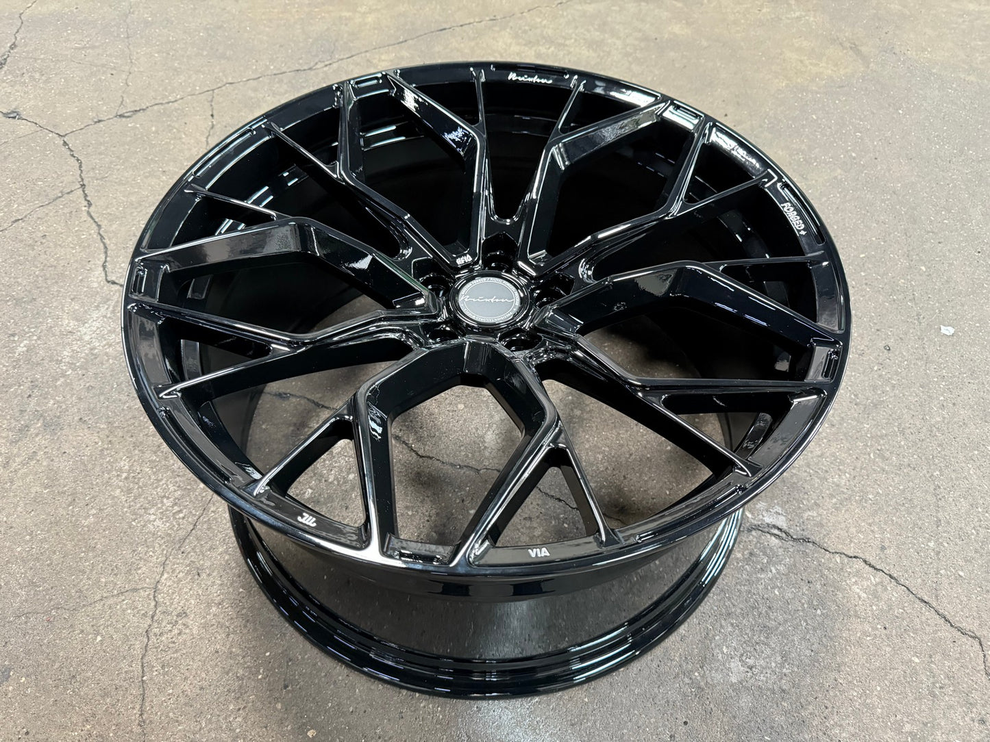 New 22X10.5 ET35 Brixton Forged RF10 Rim (4 wheel) Gloss Black 5X120