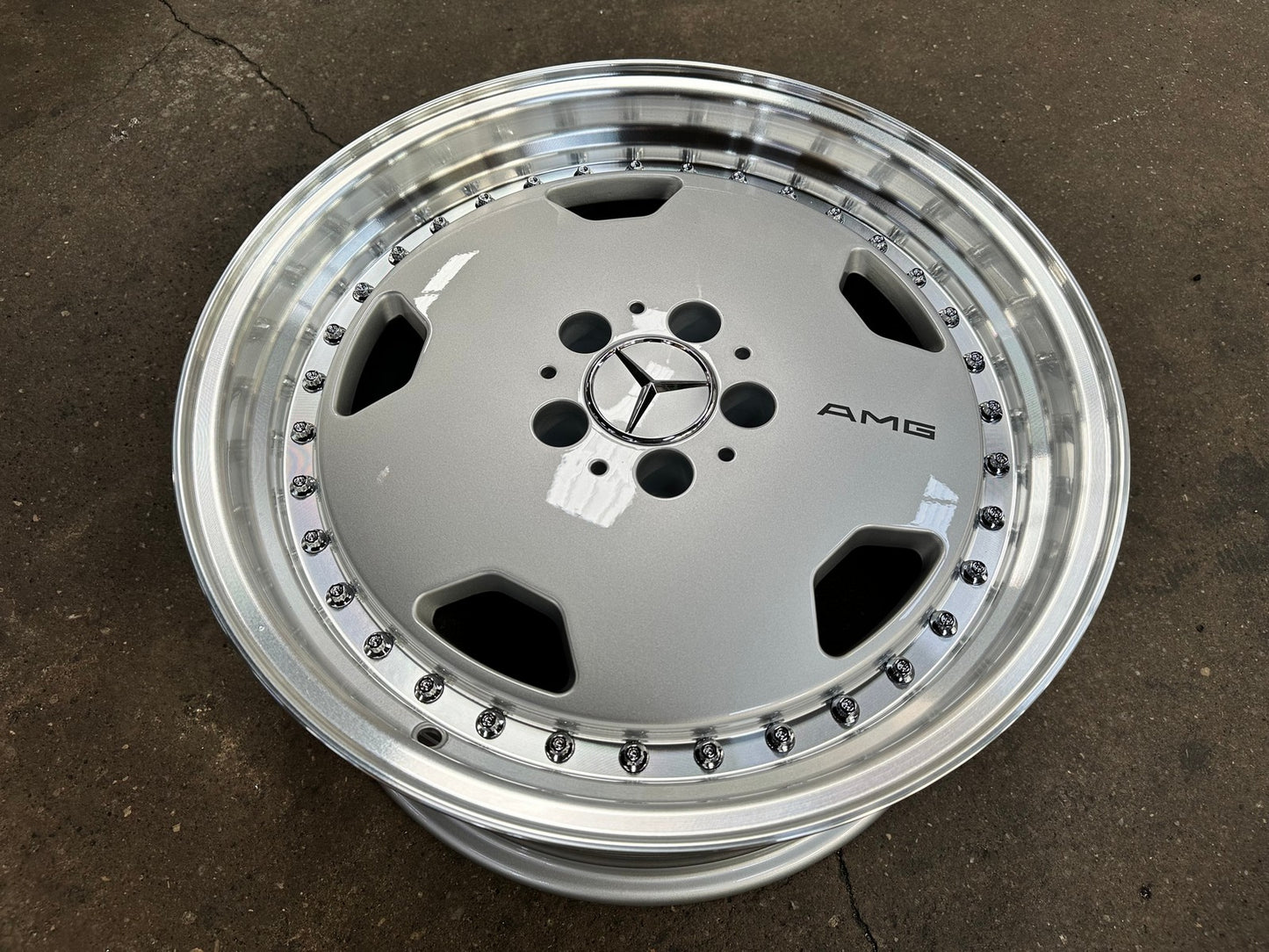 New 18X8.5 ET18 Mercedes Aero Classic Rim (4 wheel) Gloss Silver 5X112