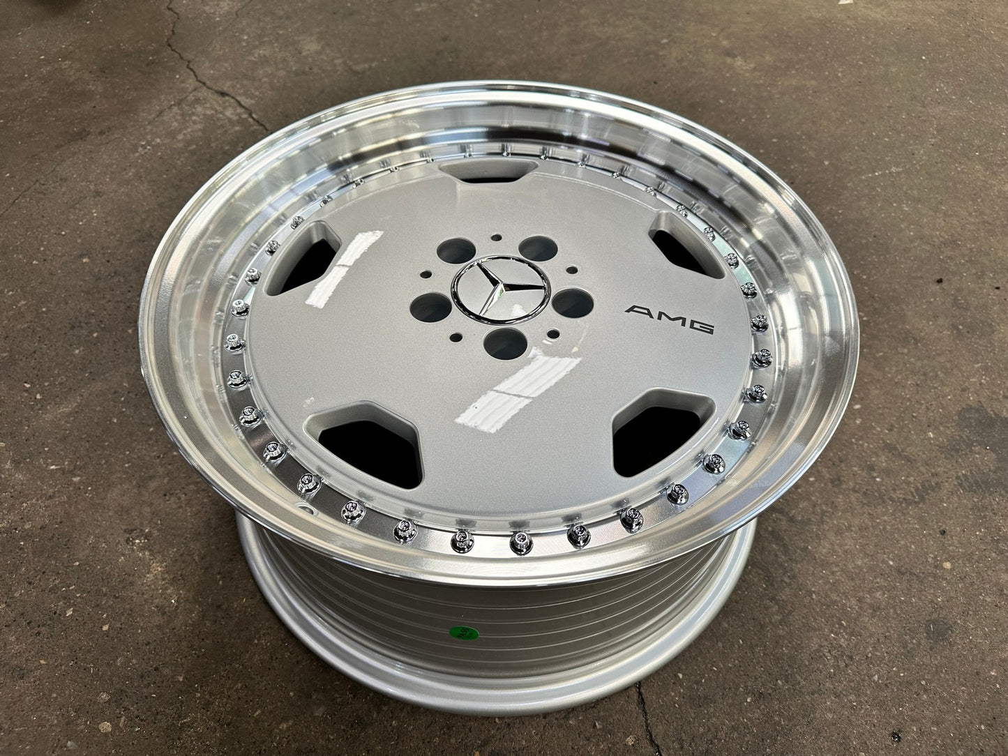 New 18X8.5 ET18 Mercedes Aero Classic Rim (4 wheel) Gloss Silver 5X112