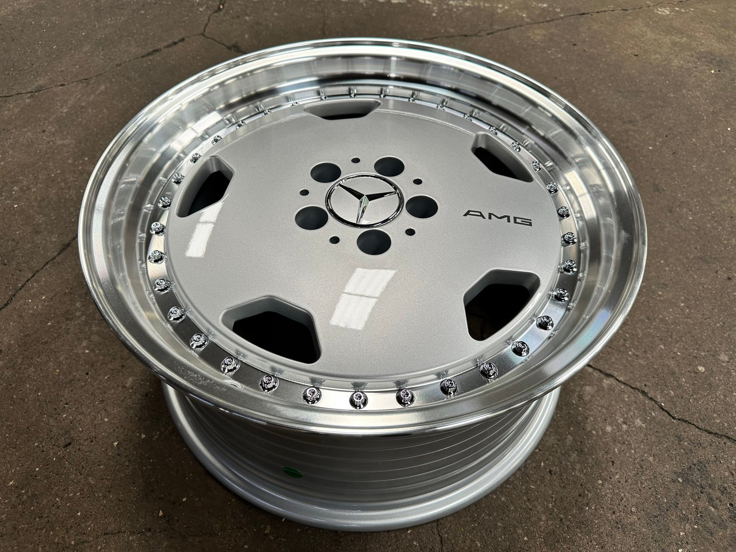 New 18X8.5 ET30 Mercedes Aero Classic Rim (4 wheel) Gloss Silver 5X112