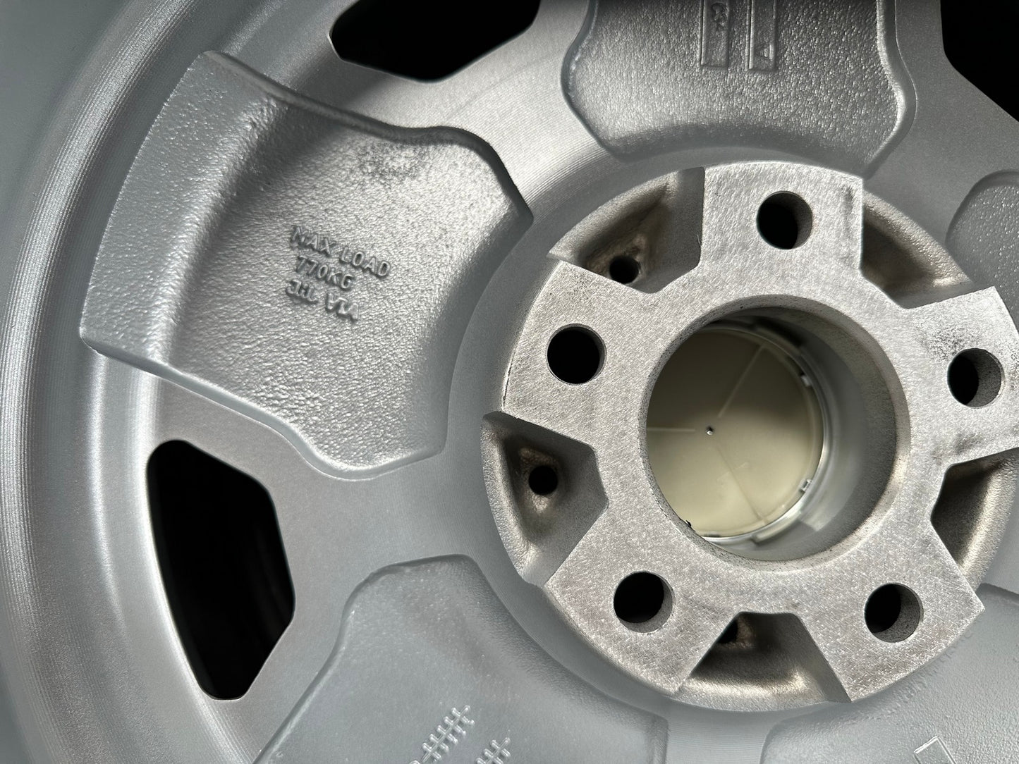 New 18X8.5 ET30 Mercedes Aero Classic Rim (4 wheel) Gloss Silver 5X112