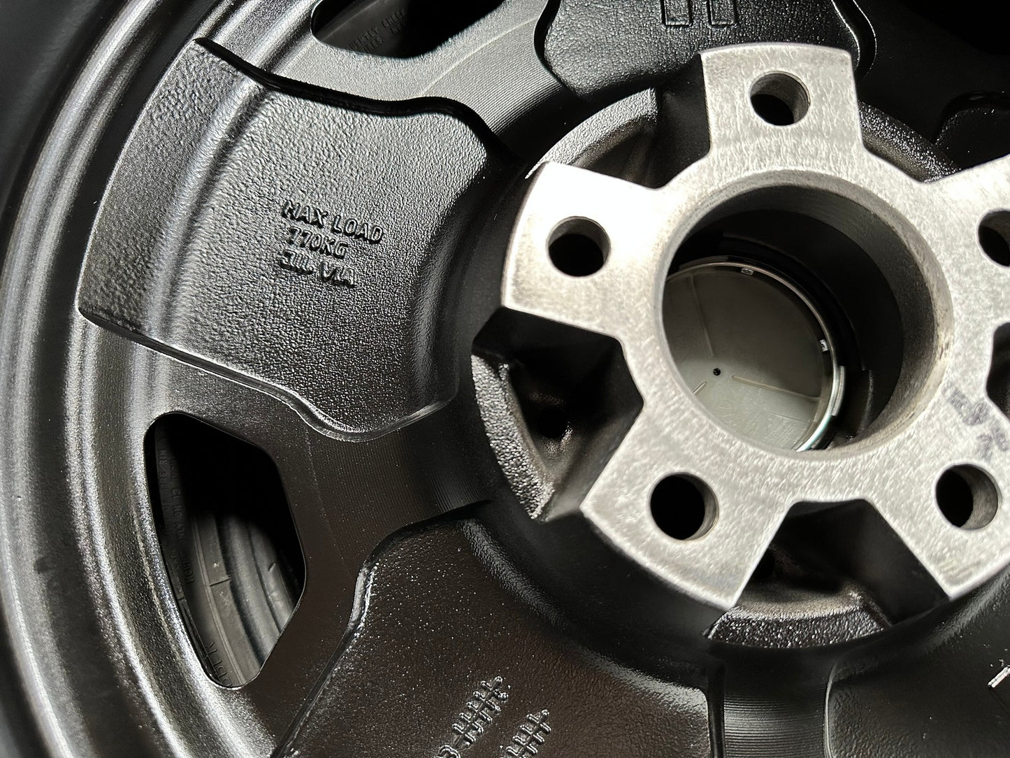 New 18X8.5 ET30 Mercedes Aero Classic Rim (4 wheel) Gloss Black 5X112