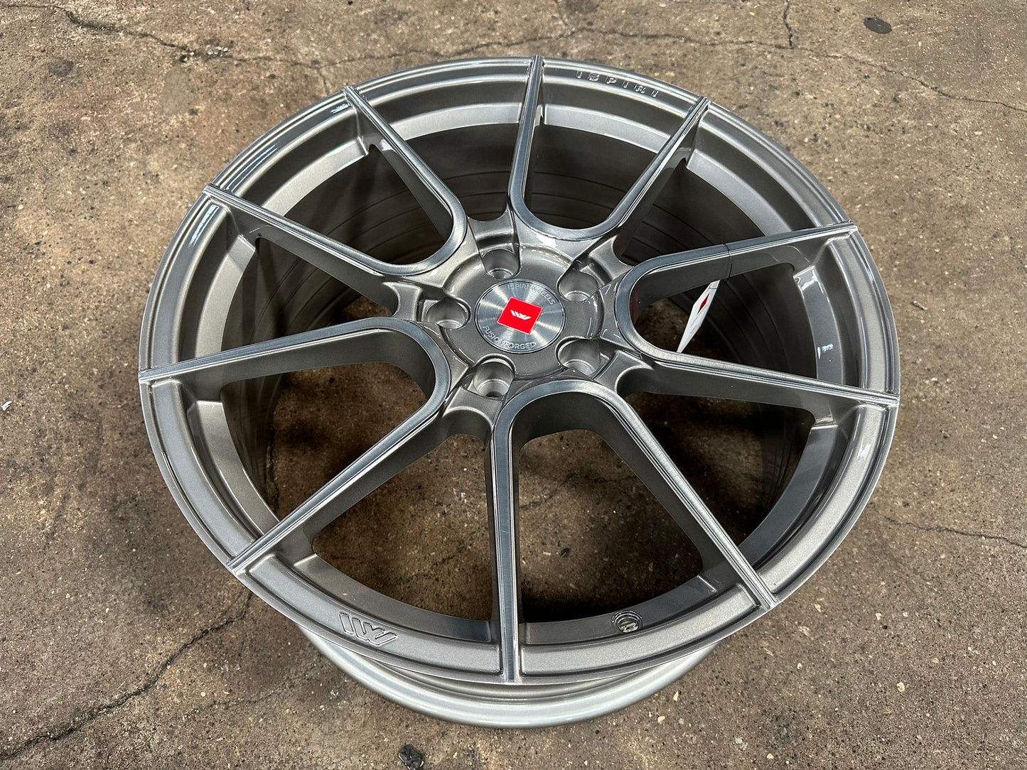 New 19X8.5 ET43 Ispiri FFP6 Rim (4 wheel) Gloss Gunmetal 5X114.3