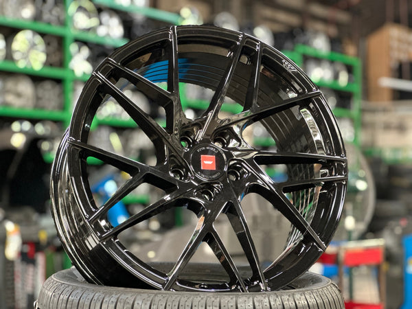 New 19X8.5 ET43 Ispiri FFRM Rim (4 wheel) Gloss Black 5X112