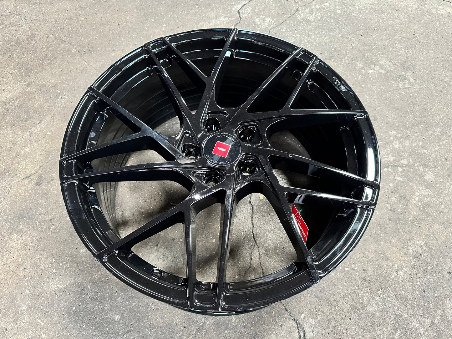 New 19X8.5 ET43 Ispiri FFRM Rim (4 wheel) Gloss Black 5X112