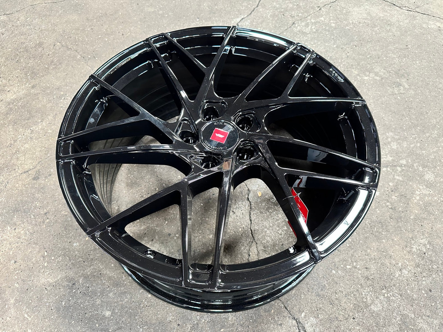 New 19X8.5 ET43 Ispiri FFRM Rim (4 wheel) Gloss Black 5X114.3