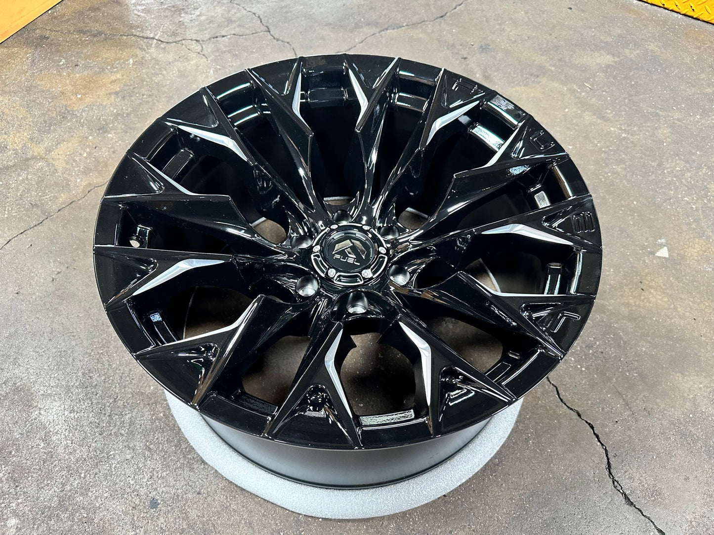 New 20X10 ET-18 Fuel Rim (4 wheel) Gloss Black 6X139.7