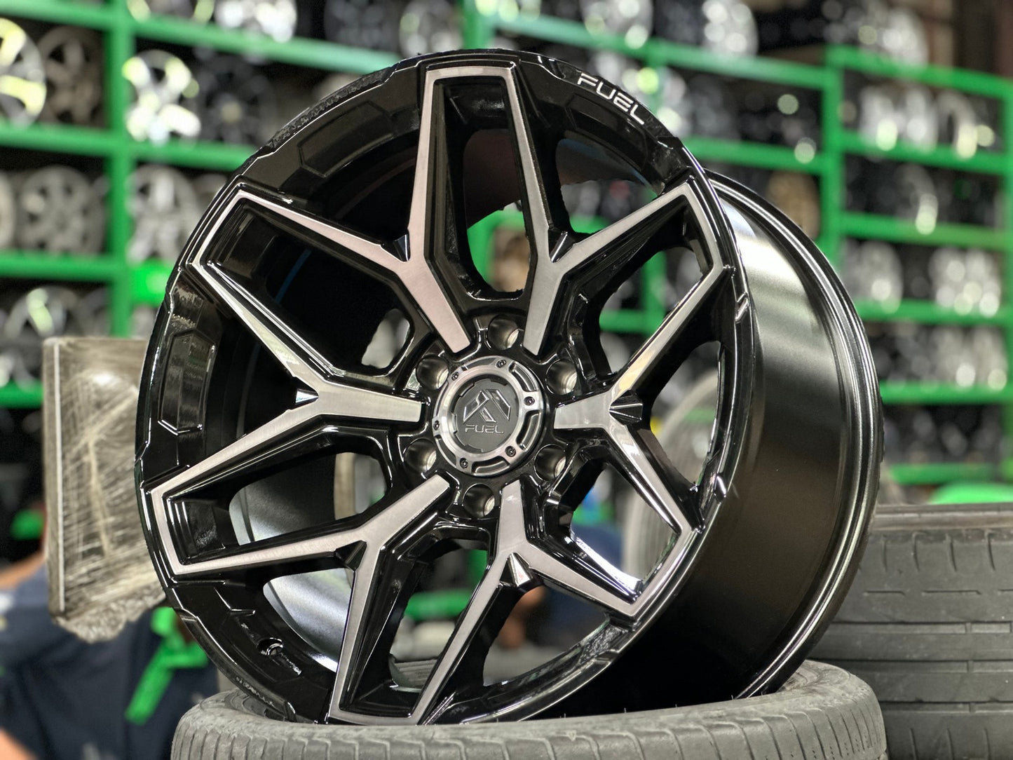 New 20X10 ET-18 Fuel Flux Rim (4 wheel) Gloss Black PF 6X139.7