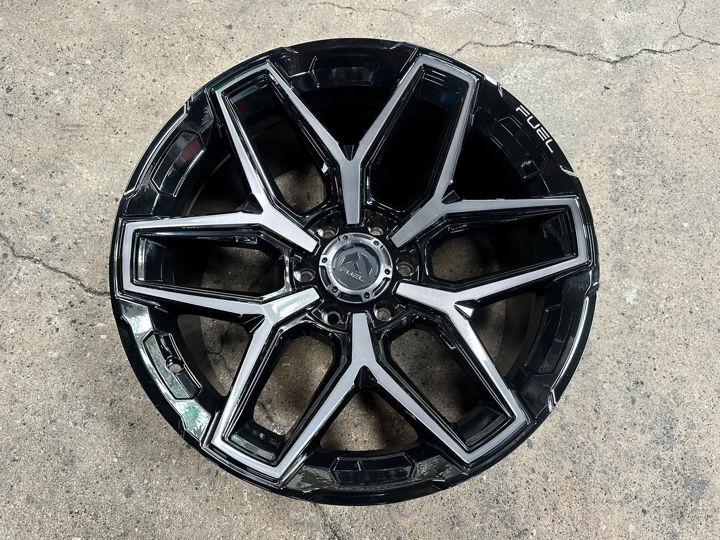 New 20X10 ET-18 Fuel Flux Rim (4 wheel) Gloss Black PF 6X139.7