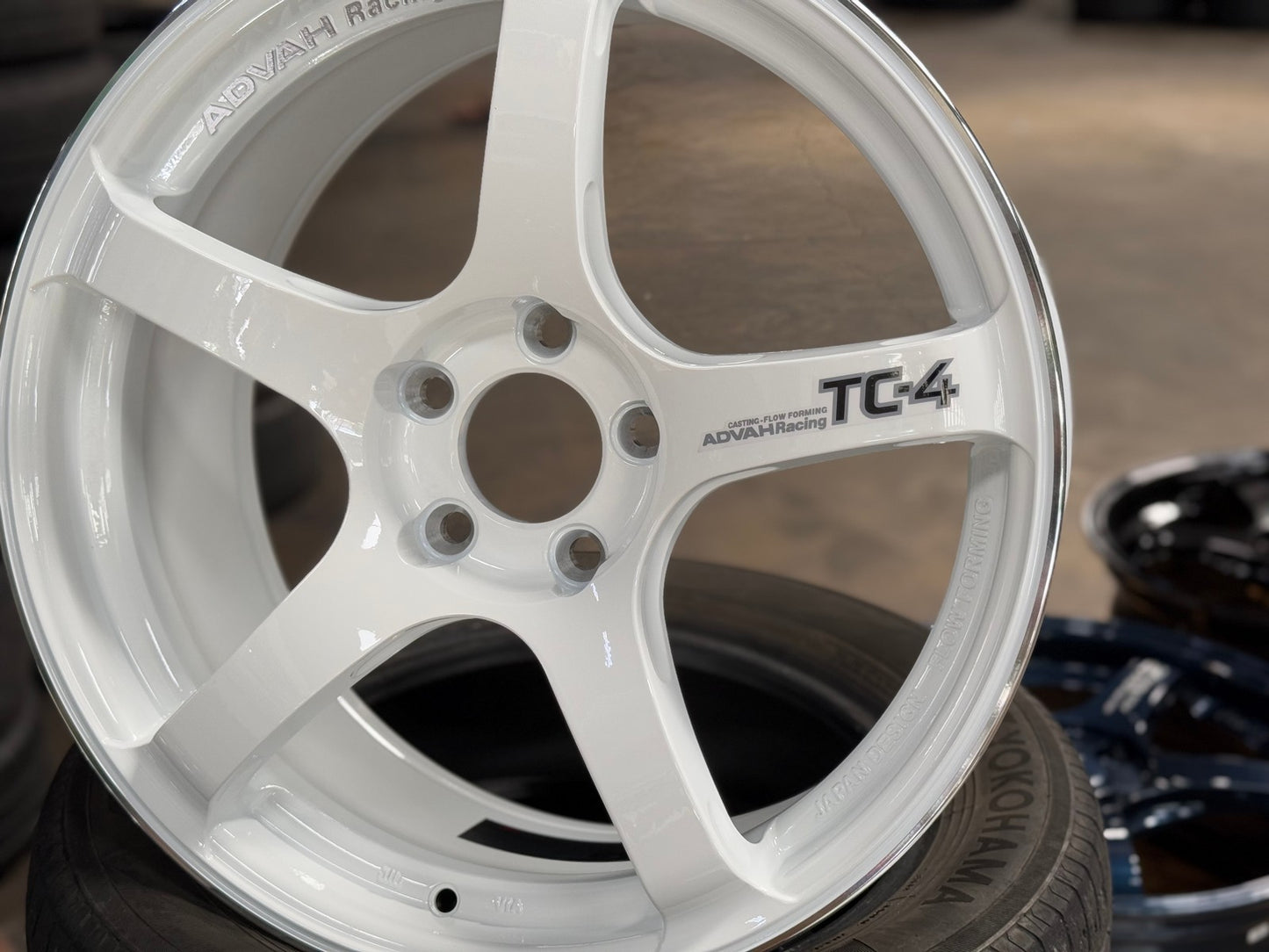 New 18X8.5 ET44 G Forged TC4 Rim (4 wheel) Gloss White 5X112