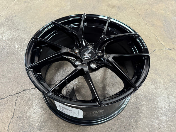New 18X8.5 ET42 Lenso Jager Dyna Rim (4 wheel) Gloss Black 5X114.3