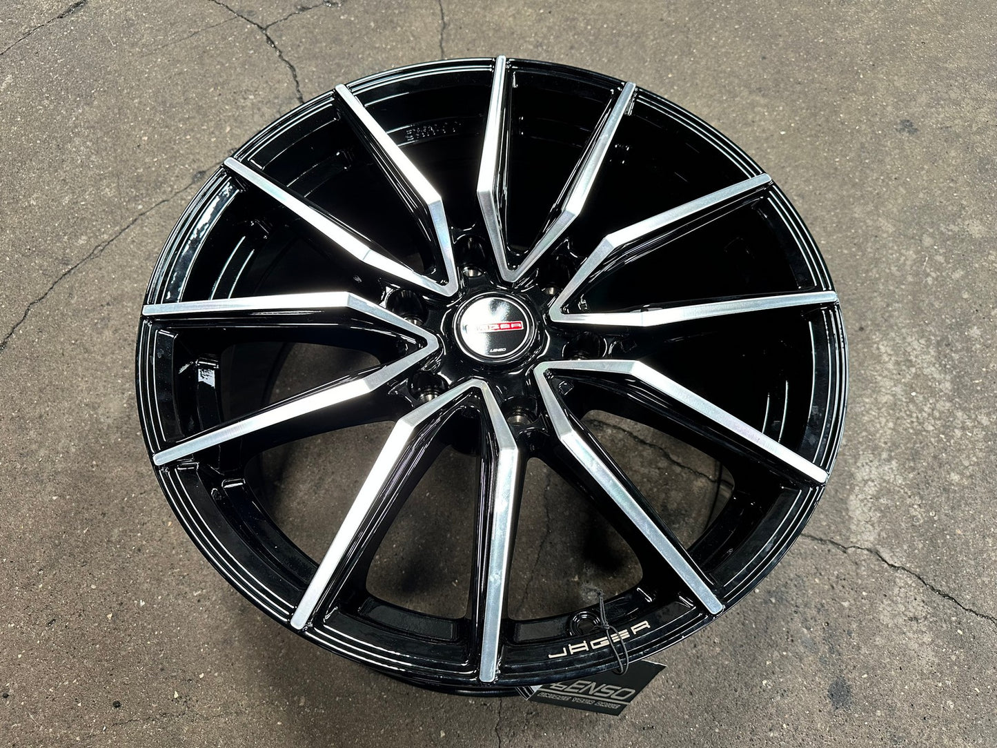 New 18X8.5 ET40 Lenso Jager Onix Rim (4 wheel) Gloss Black PF 6X139.7