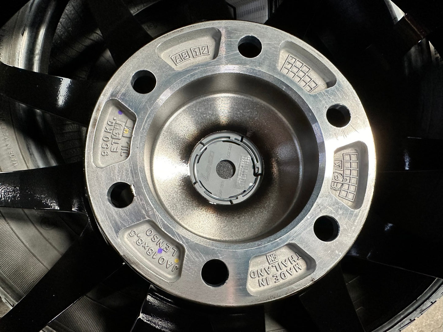 New 18X8.5 ET40 Lenso Jager Onix Rim (4 wheel) Gloss Black PF 6X139.7