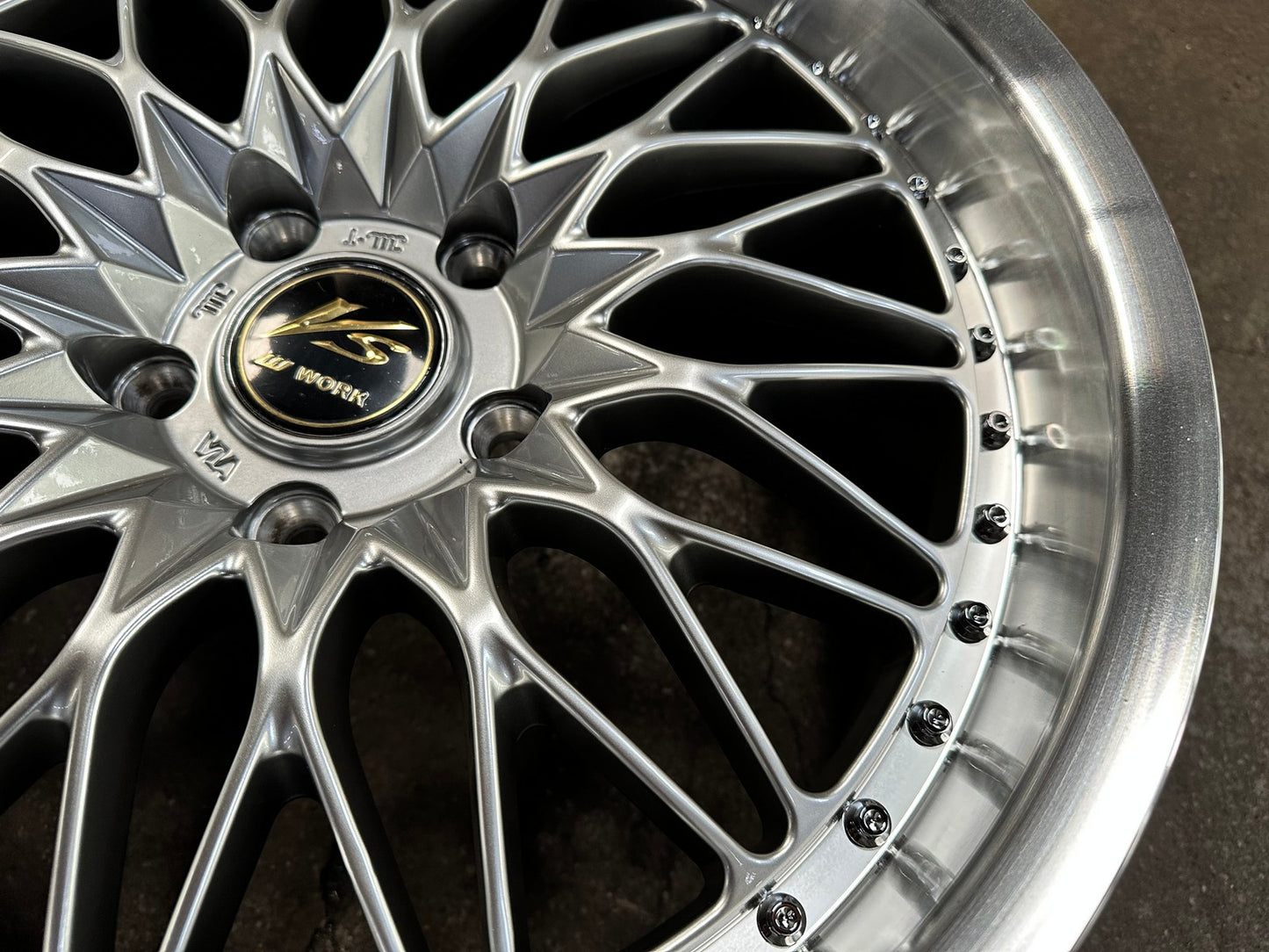 New 18X8.5 ET35 Work DesignRim (4 wheel) Hyper Black 5X120