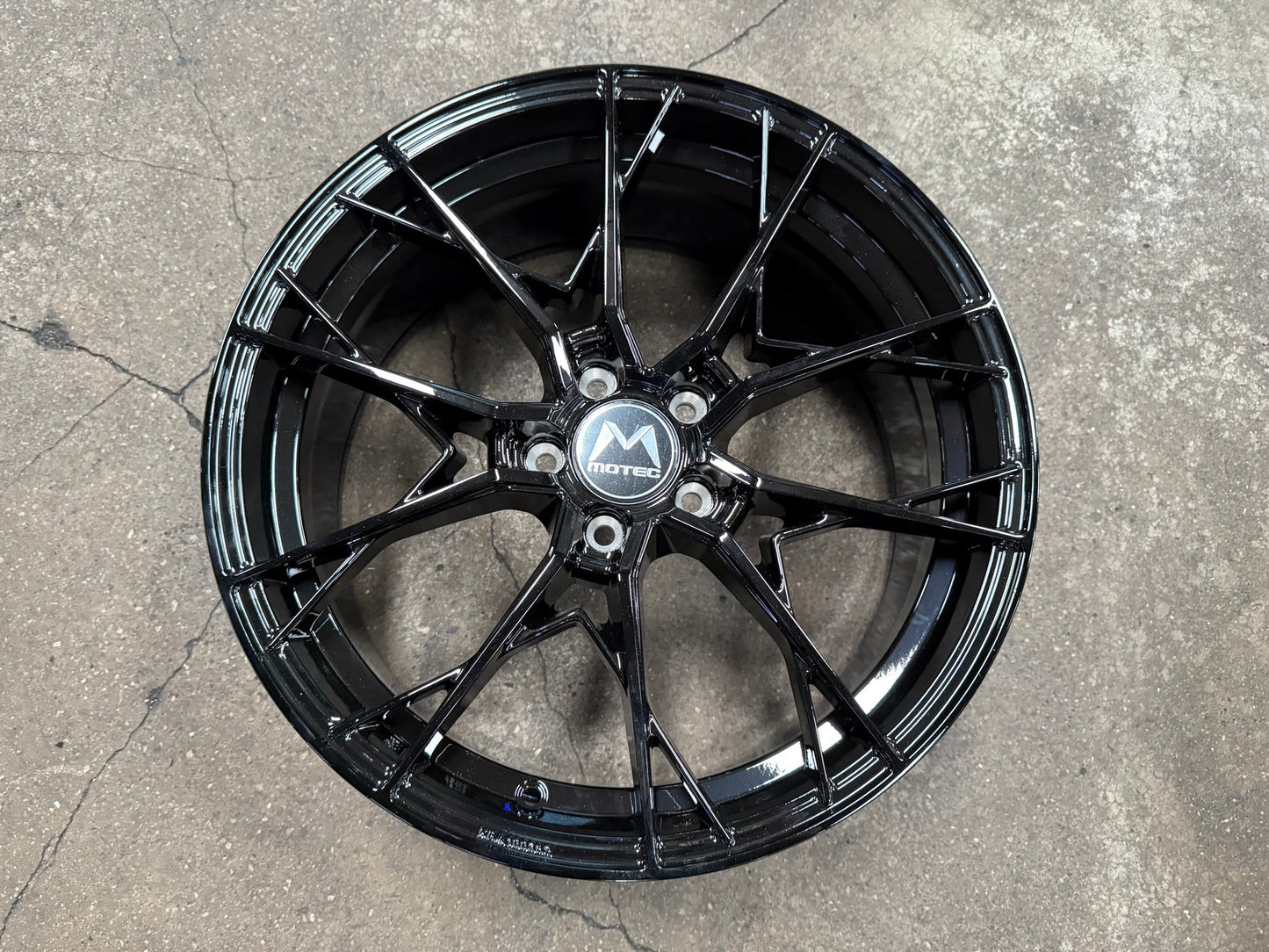 New 19X8.5 ET43 Motec MCR7 Rim (4 wheel) Gloss Black 5X112