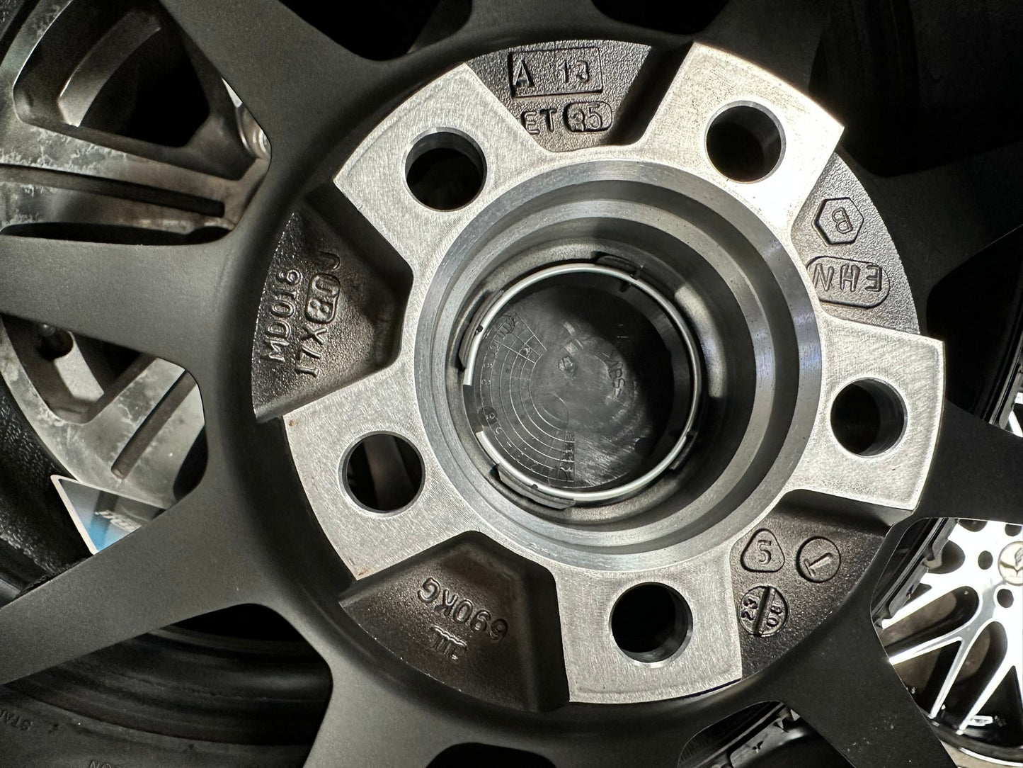 New 17X8 ET35 Advanti Aria Rim (4 wheel) Gloss Gunmetal 5X100