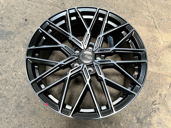 New 19X8.5 ET40 Advanti Reagan Rim (4 wheel) Matt Black 5X114.3