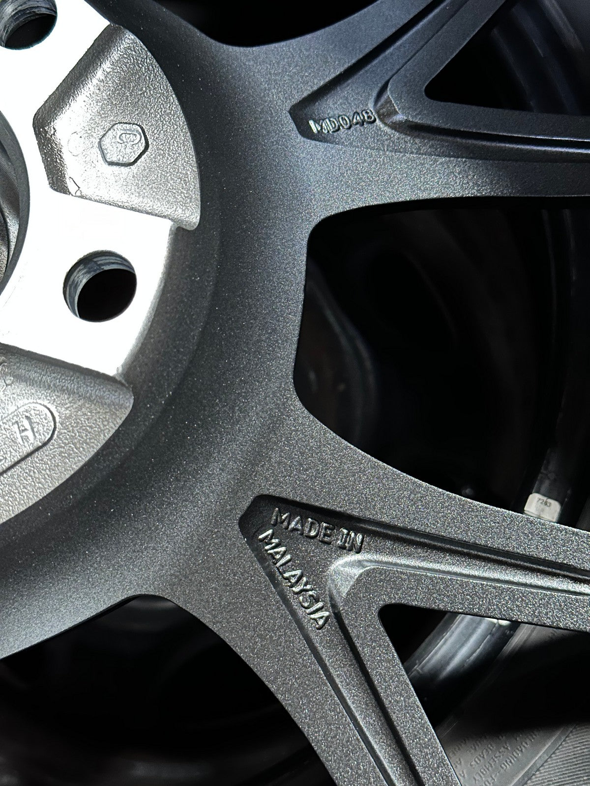 New 18X9.5 ET38 Konig Ampliform Rim (4 wheel) Gloss Gunmetal 5X120