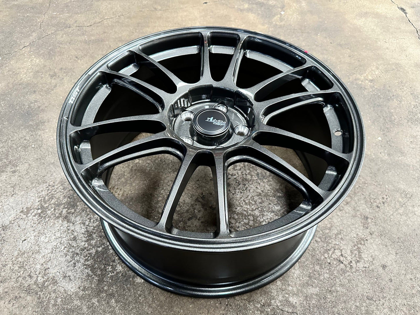 New 18X8.5 ET42 Advanti Ameros Rim (4 wheel) Gloss Gunmetal 5X112