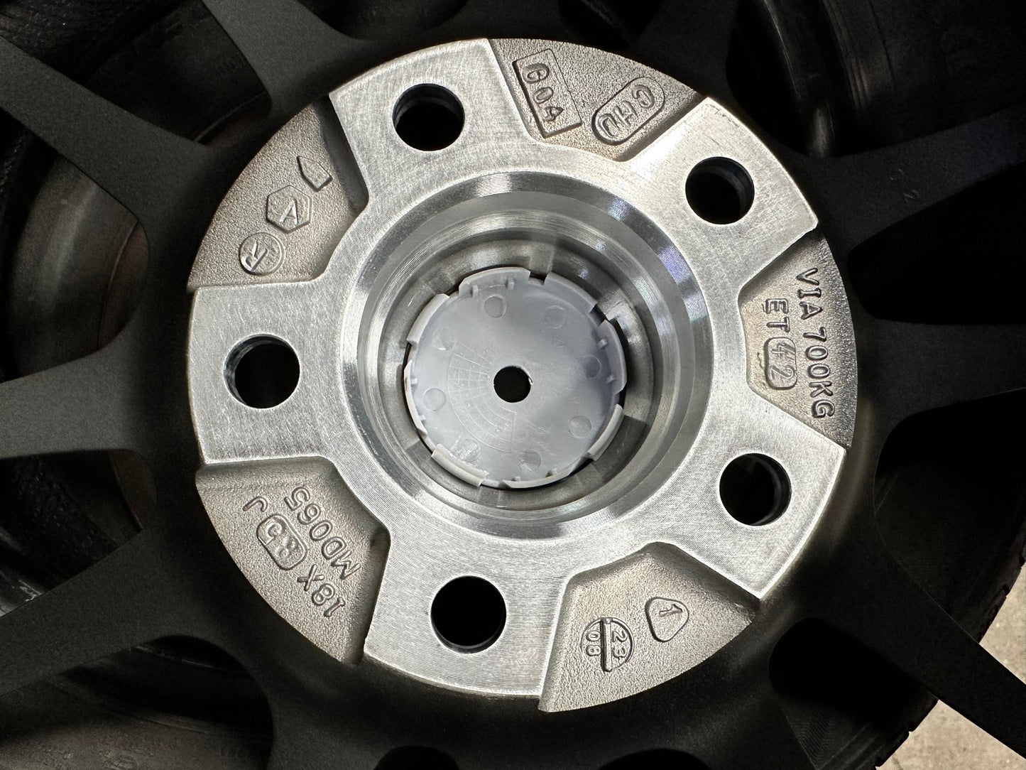 New 18X8.5 ET42 Advanti Ameros Rim (4 wheel) Gloss Gunmetal 5X112