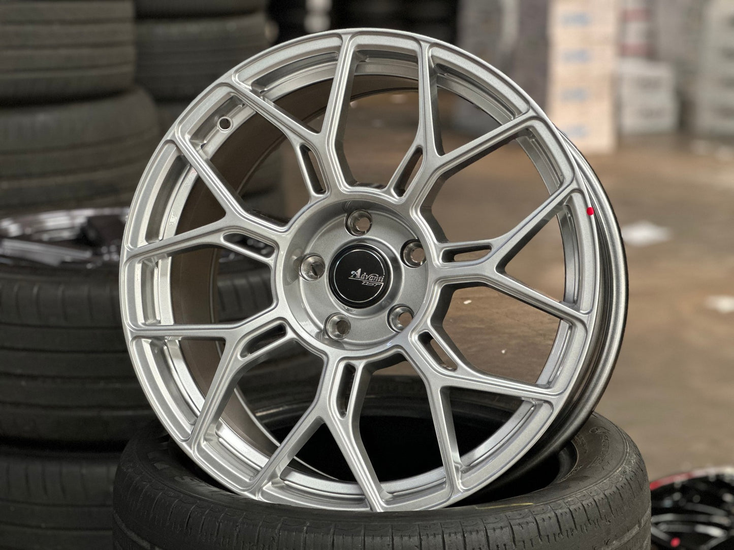 New 18X8.5 ET40 Advanti Asphalt Rim (4 wheel) Gloss Silver 5X114.3