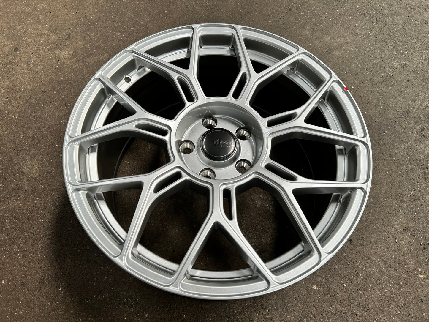 New 18X8.5 ET40 Advanti Asphalt Rim (4 wheel) Gloss Silver 5X114.3