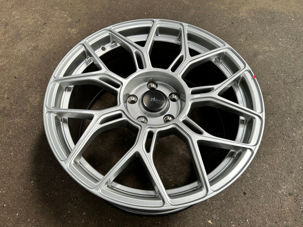 New 18X8.5 ET40 Advanti Asphalt Rim (4 wheel) Gloss Silver 5X114.3