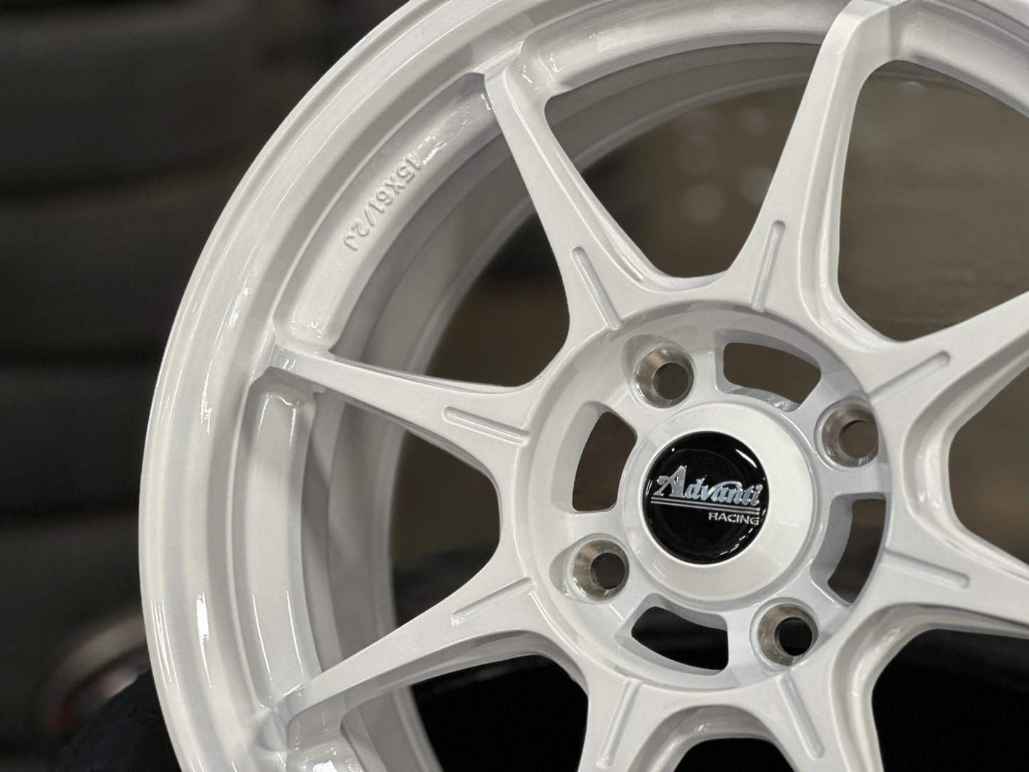 New 15X6.5 ET38 Advanti MI526 Rim (4 wheel) Gloss White 4X100