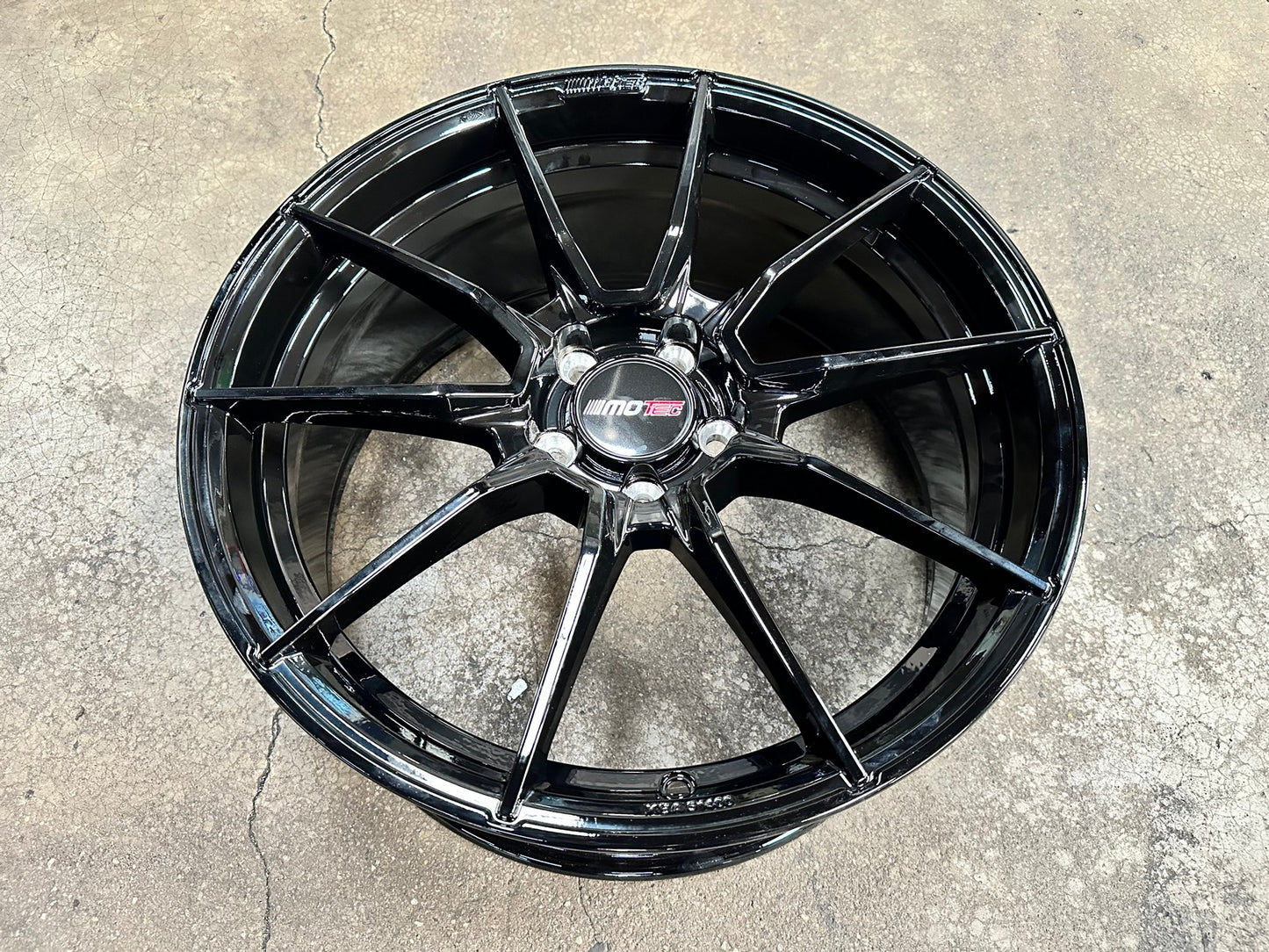New 19X8.5 ET43 Motec MCR2 Rim (4 wheel) Gloss Black 5X112