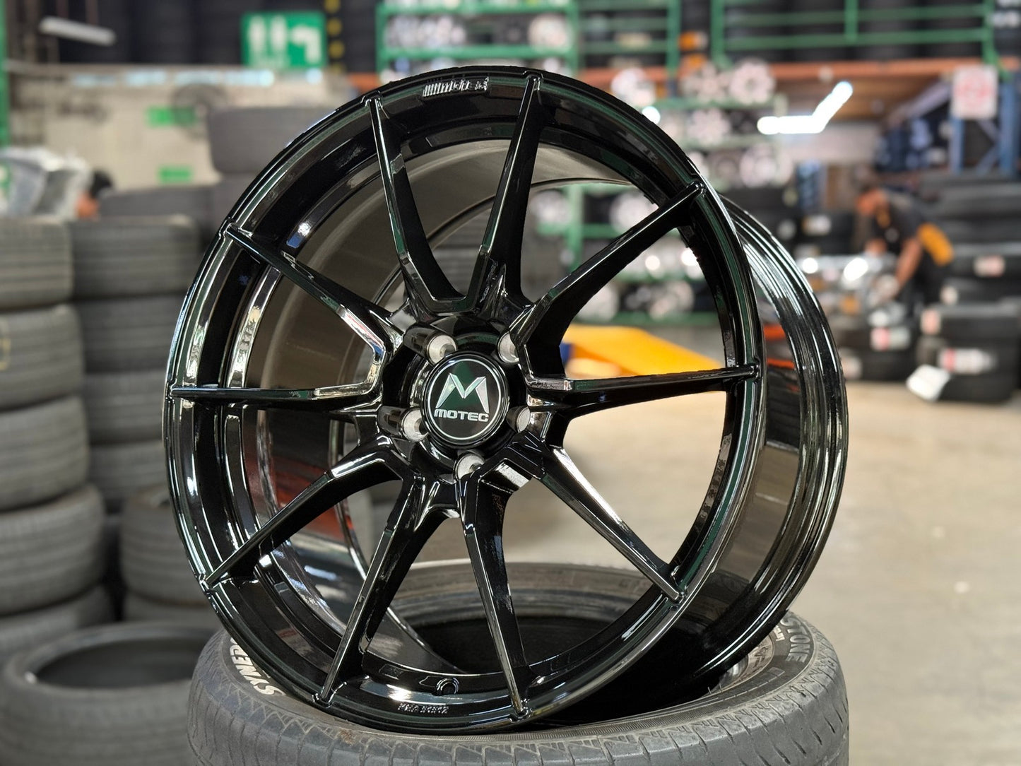New 19X9.5 ET45 Motec MCR2 Rim (4 wheel) Gloss Black 5X112