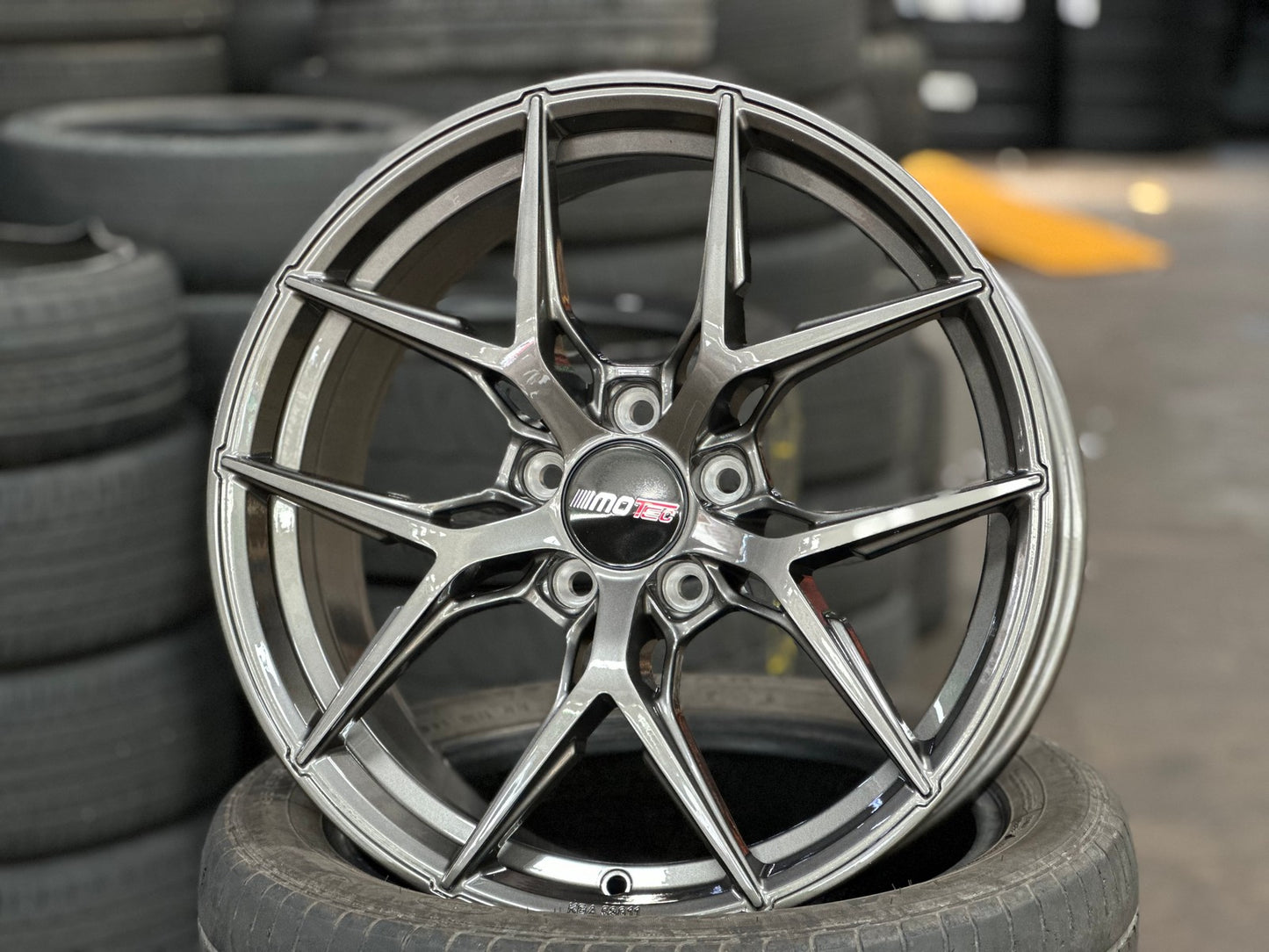 New 18X8 ET45 Motec MCR4 Rim (4 wheel) Gloss Gunmetal 5X112