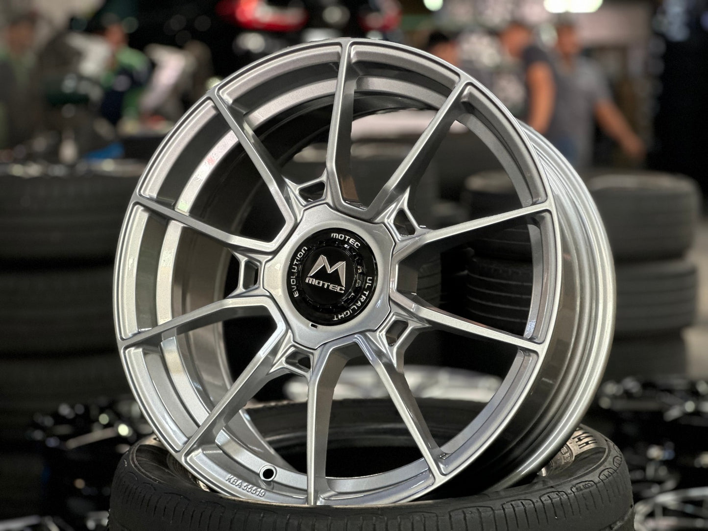 New 18X8 ET45 Motec MCR5 Rim (4 wheel) Gloss Gunmetal 5X112