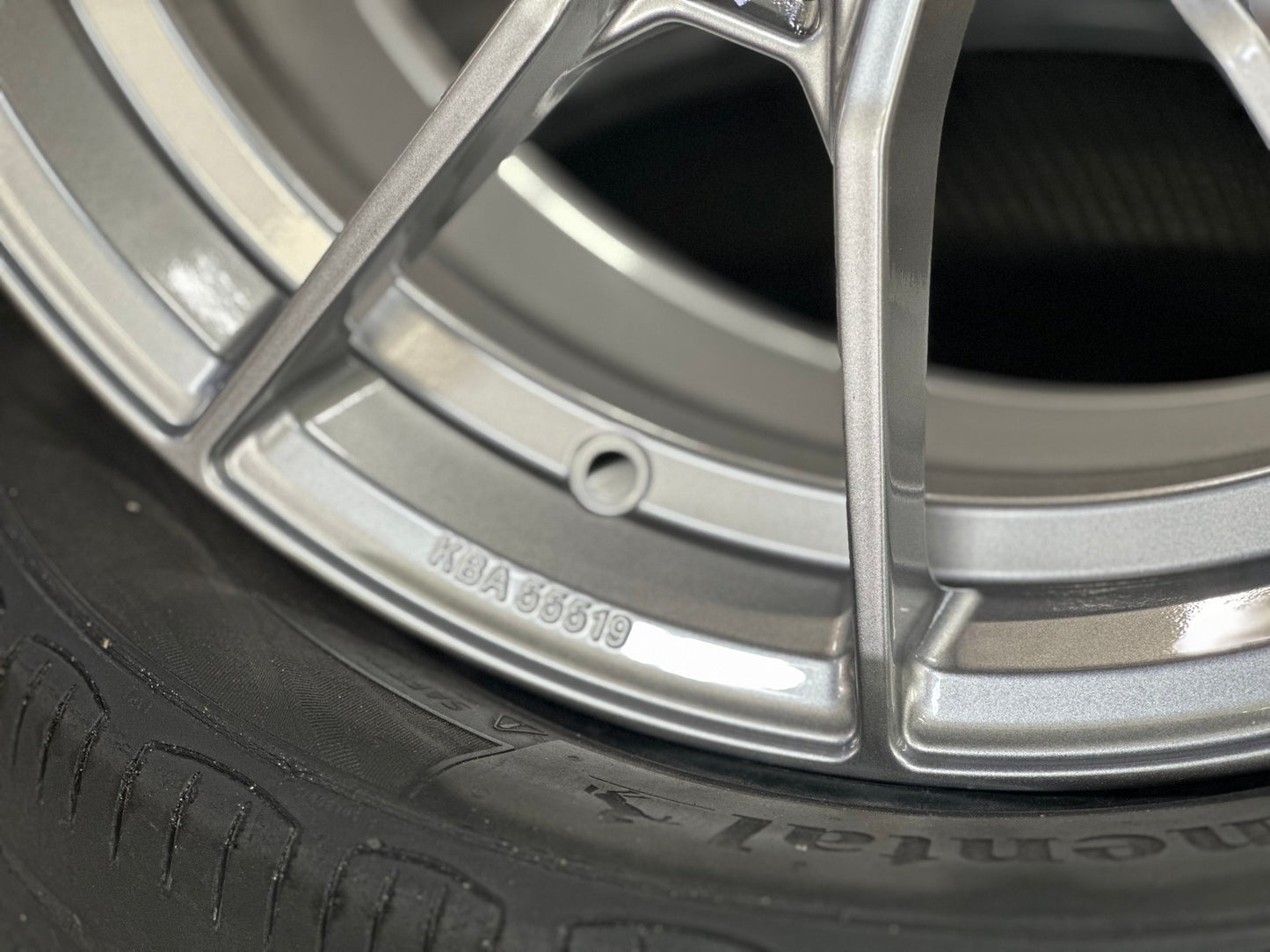 New 18X8 ET45 Motec MCR5 Rim (4 wheel) Gloss Gunmetal 5X112