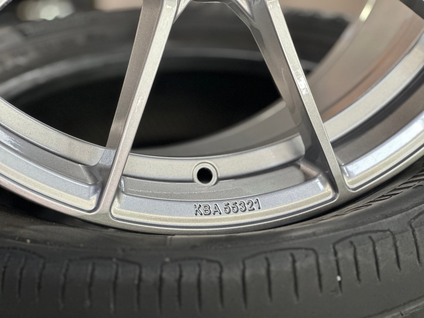 New 19X8.5 ET43 Motec MCR5 Rim (4 wheel) Gloss Gunmetal 5X112