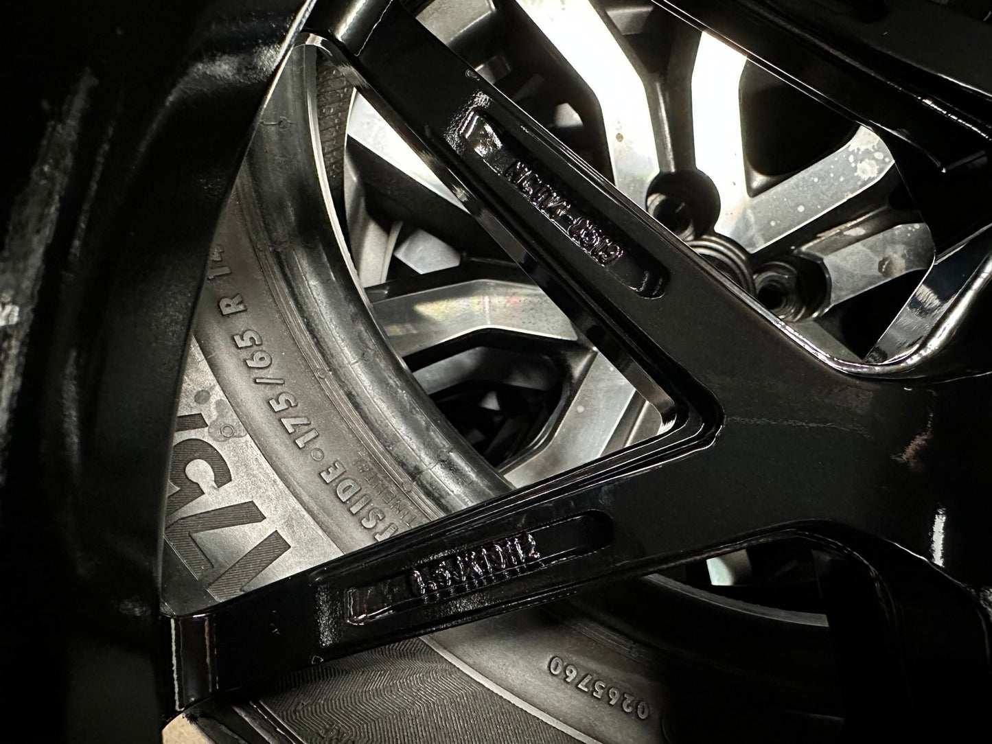 New 19X8.5 ET45 Motec MCT1 Rim (4 wheel) Gloss Black 5X112