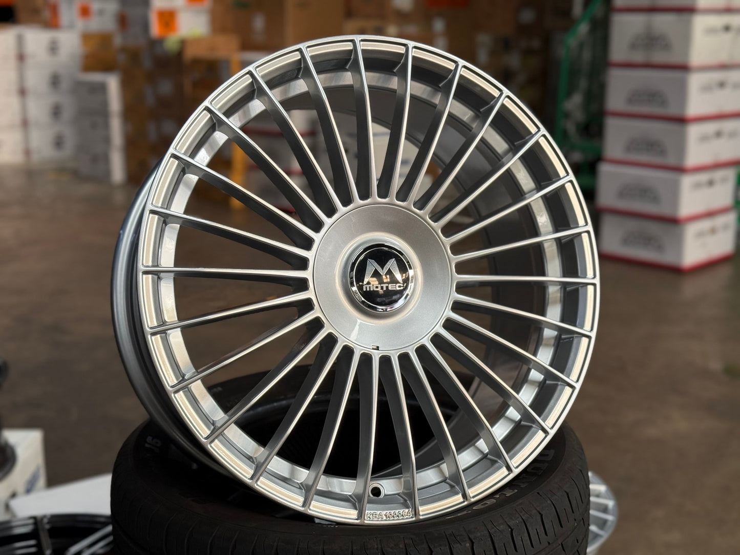 New 19X8.5 ET30 Motec MCT1 Rim (4 wheel) Gloss Silver 5X112