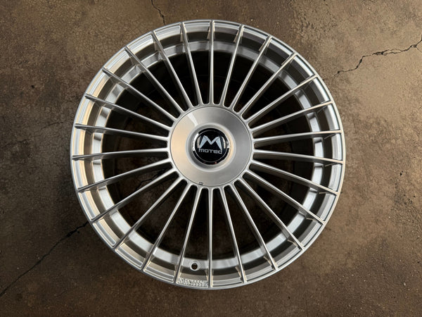 New 19X8.5 ET30 Motec MCT1 Rim (4 wheel) Gloss Silver 5X112