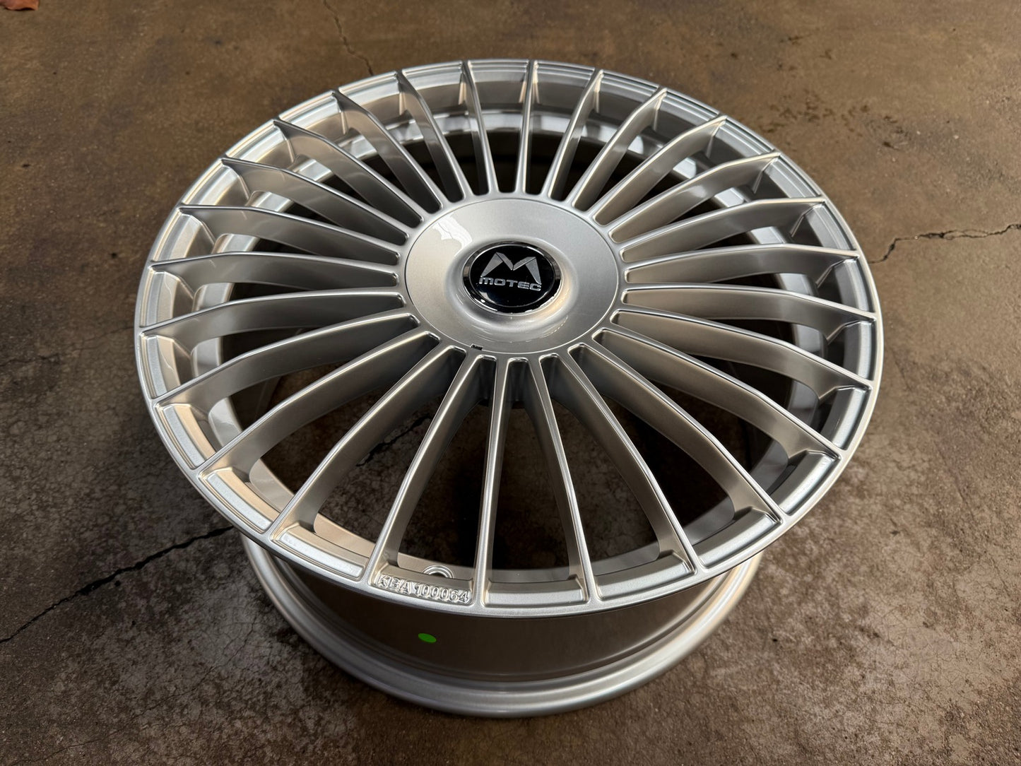 New 19X8.5 ET30 Motec MCT1 Rim (4 wheel) Gloss Silver 5X120