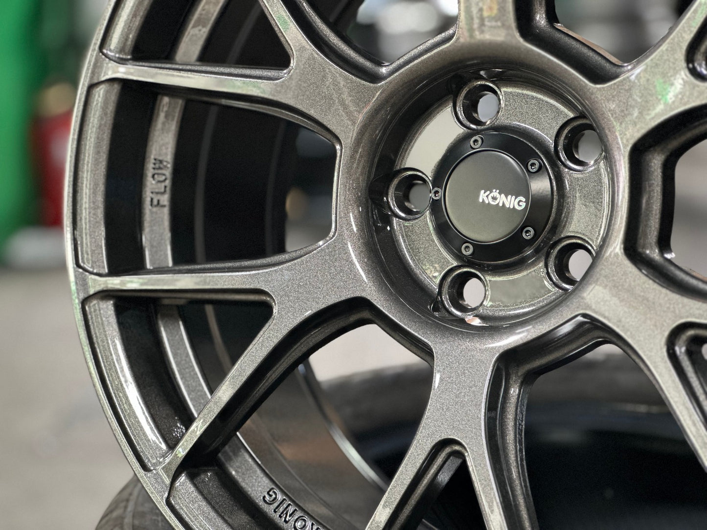 New 18X8.5 ET43 Konig Ampliform Rim (4 wheel) Gloss Gunmetal 5X108