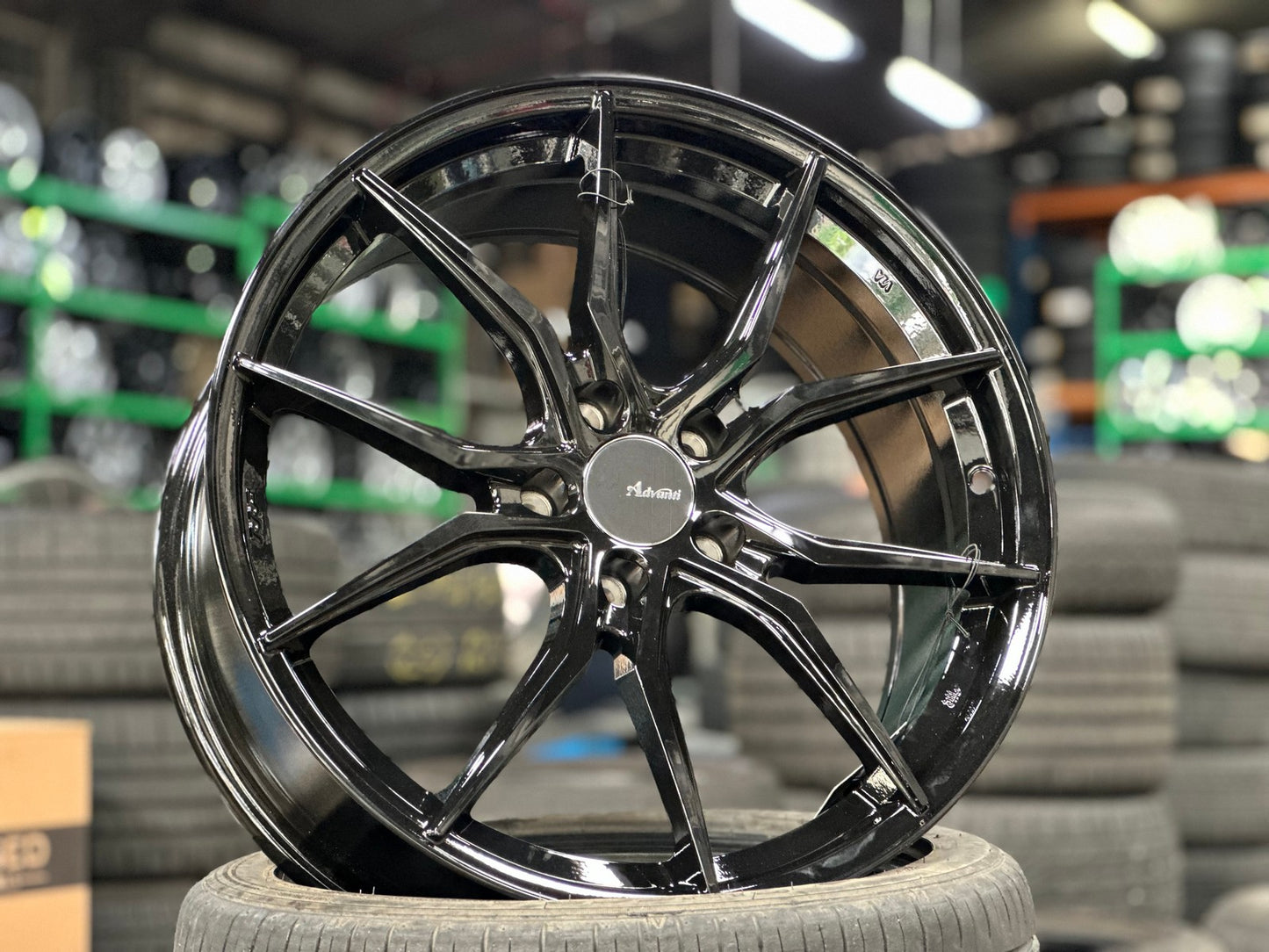 New 19X8.5 ET45 Advanti Hybris Rim (4 wheel) Gloss Black 5X114.3