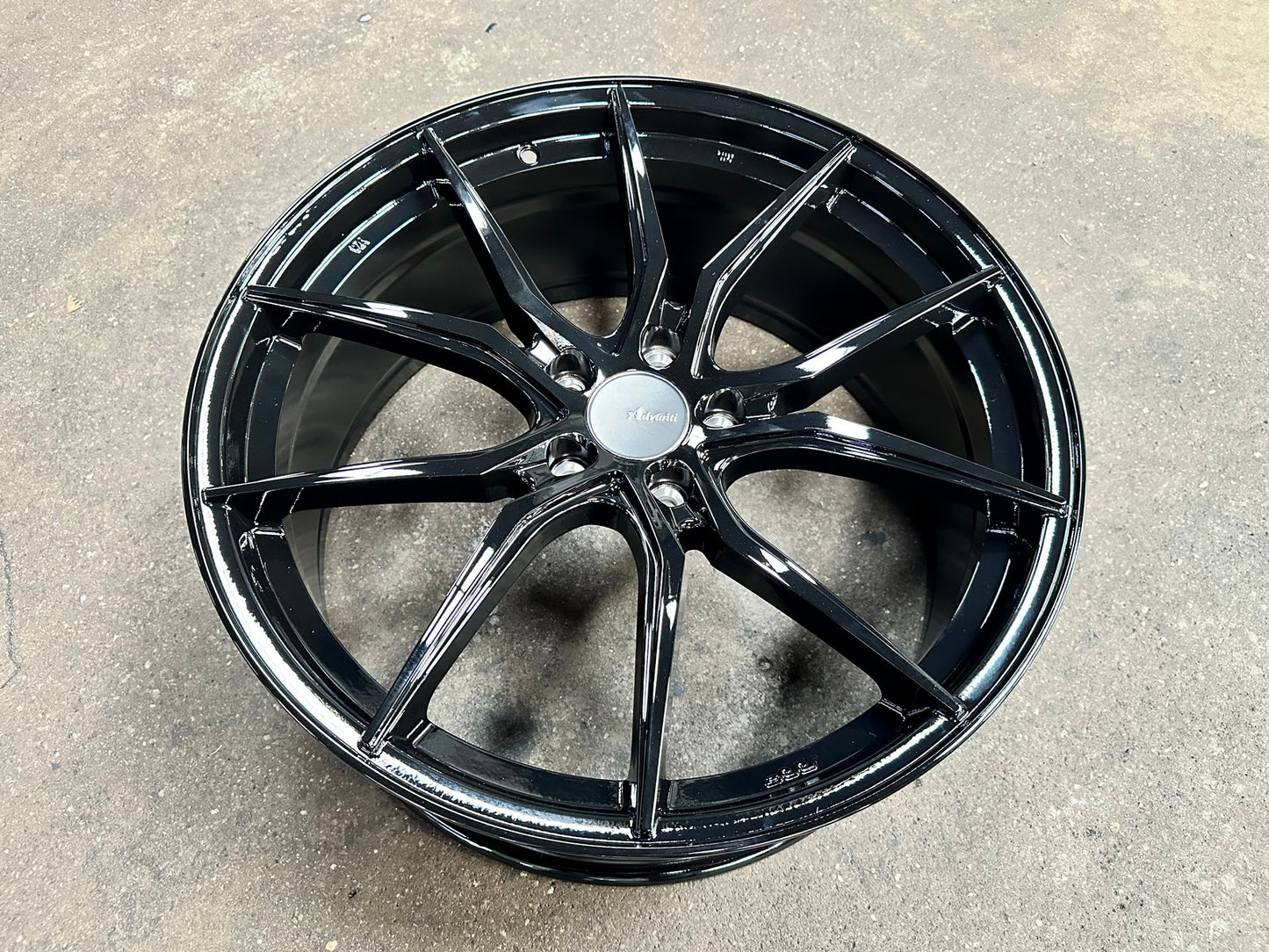 New 20X8.5 ET40 Advanti Hybris Rim (4 wheel) Gloss Black 5X114.3