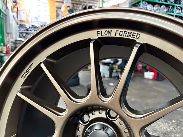 New 18X10.5 ET25 Konig Hypergram Rim (4 wheel) Matt Bronze 5X114.3