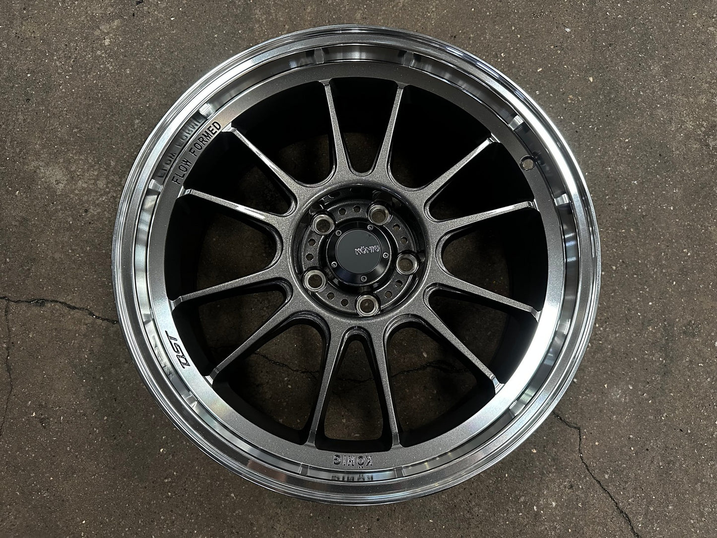 New 18X8.5 ET43 Konig Hypergram Rim (4 wheel) Gloss Gunmetal 5X112